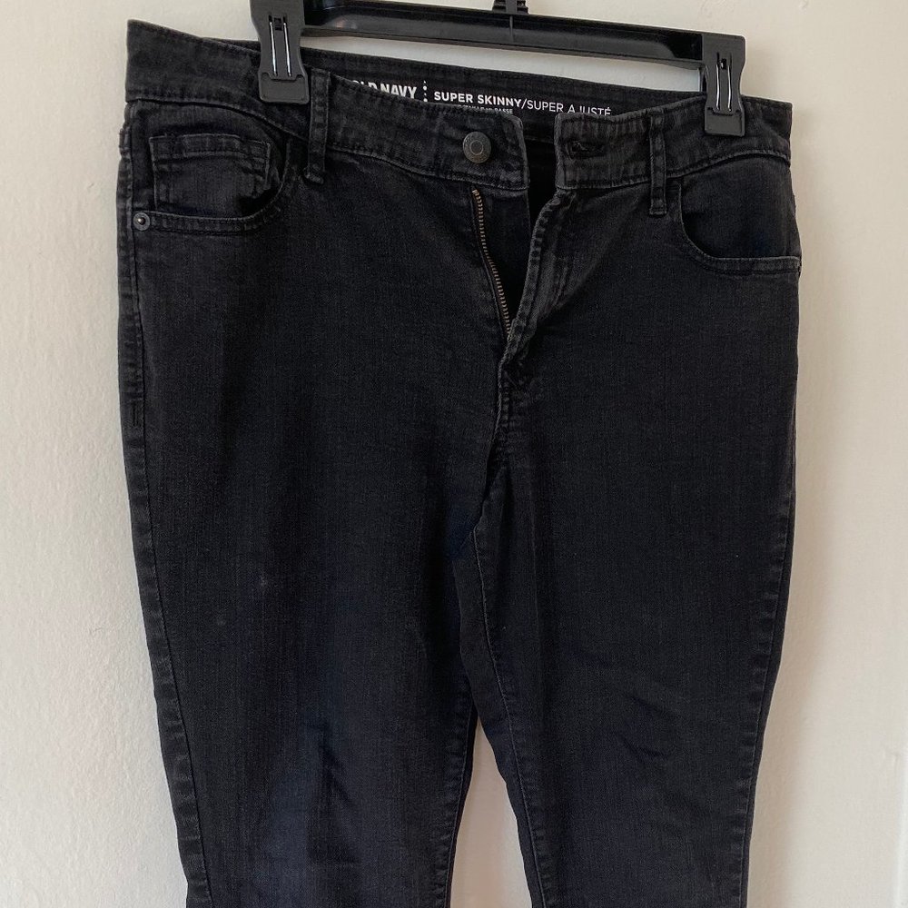 Old Navy Super Skinny Mid-Rise Jeans (Size 8)